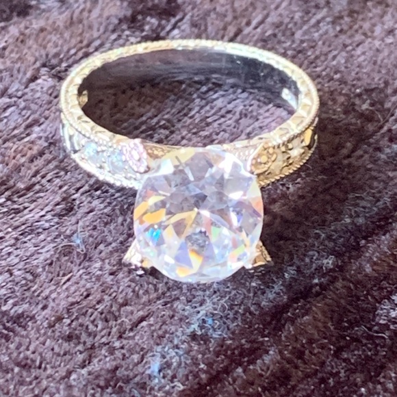 Oval CZ and sterling solitaire ring - Picture 2 of 9